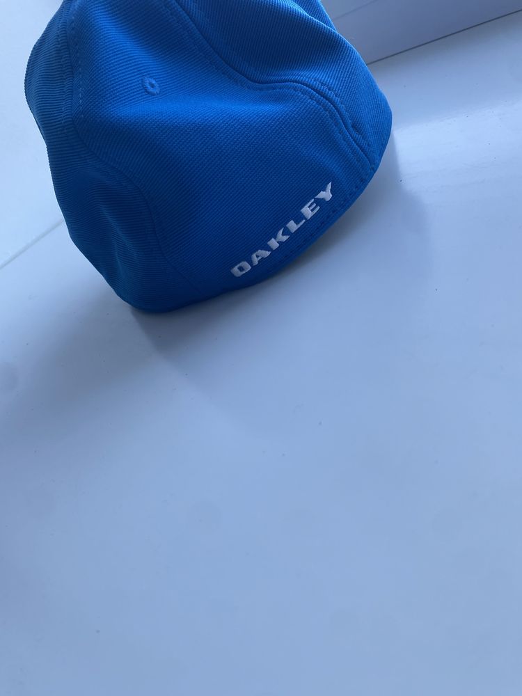 Бейсболка oakley