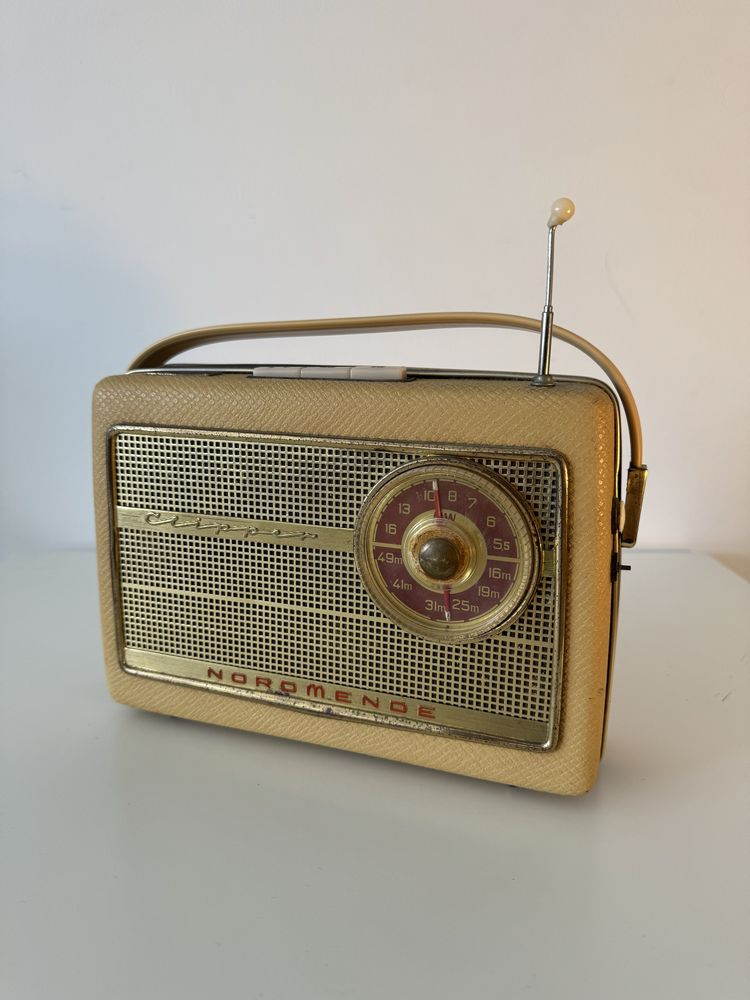 Radio transistor Nordmende Clipper