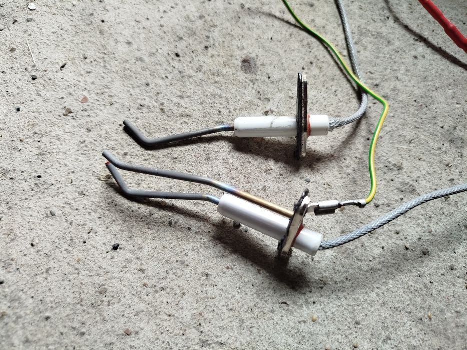 Ariston Genus HP elektroda zapłonowa i jonizacyjna