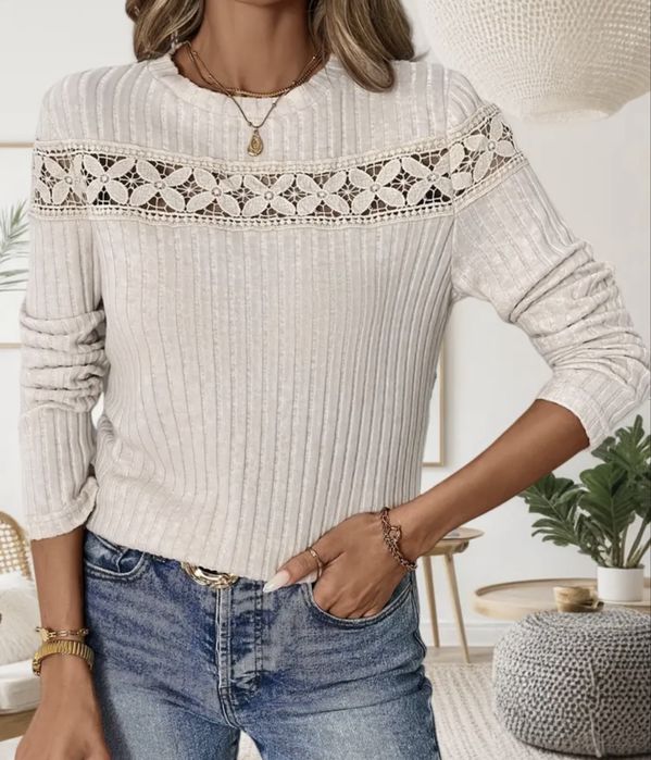 Жіночі светри, блузки