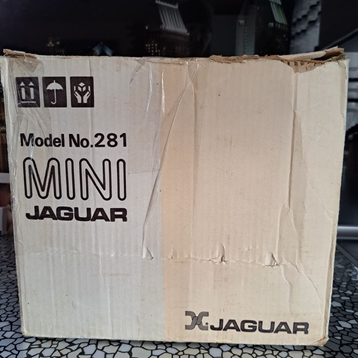 Продам  японську  швейну машинку  MINI  Jaguar