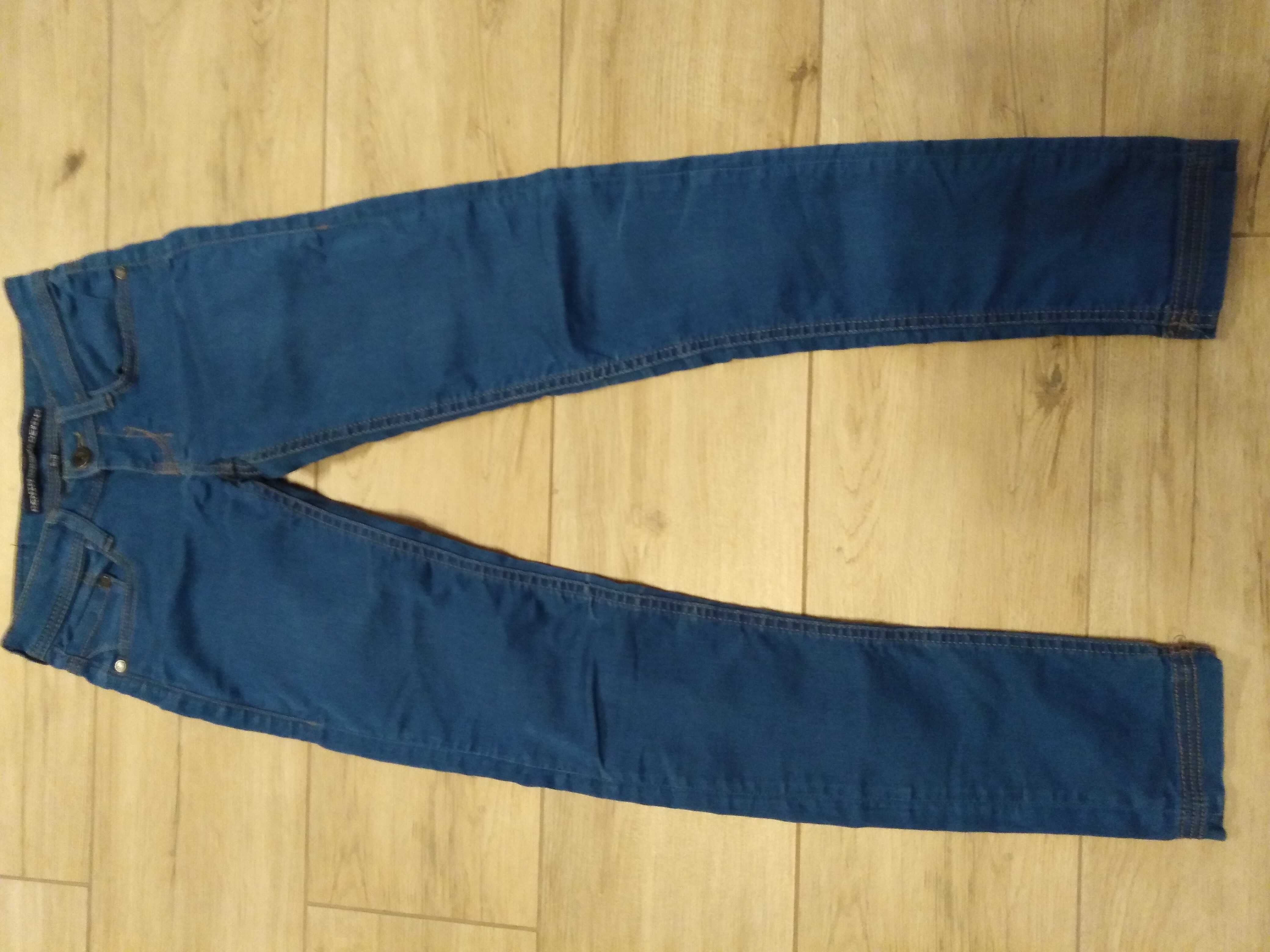 Spodnie dżinsowe Bershka - rozmiar 32 - stan idealny