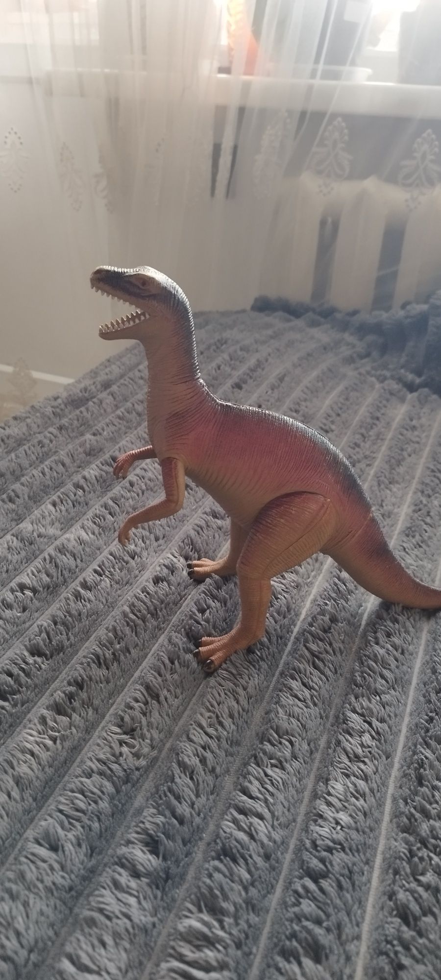 Продам динозавра