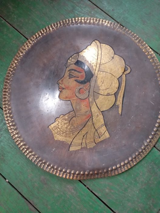 Настенная тарелка