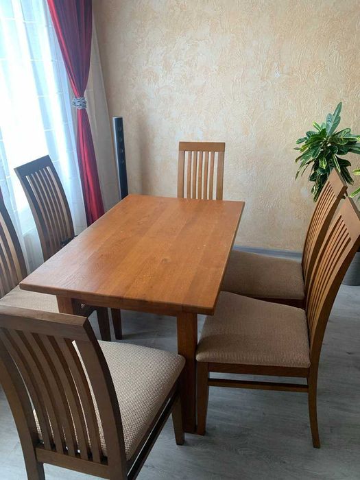Дубовий стіл і 6 крісел