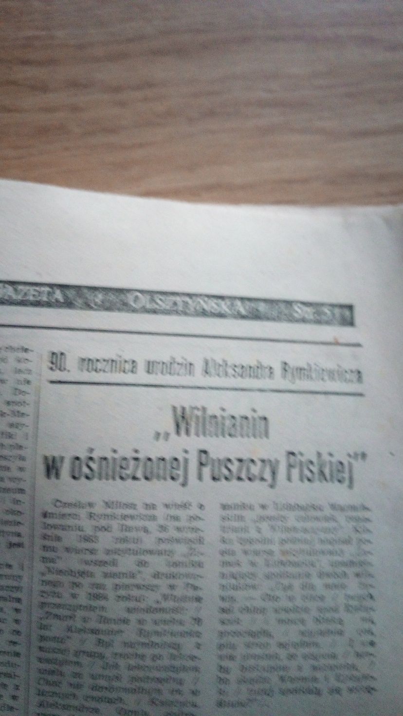 89. Fragment, kilka stron ,, Gazety olsztyńskiej" z 04.1993 r