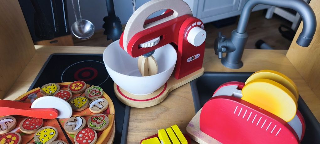 Drewniany zestaw kuchenny dla dzieci – pizza, toster, mikser, akcesori