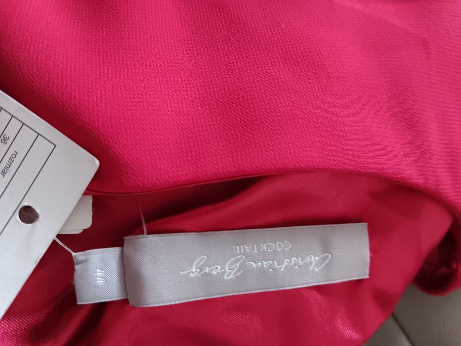 Sukienka damska z metkami.