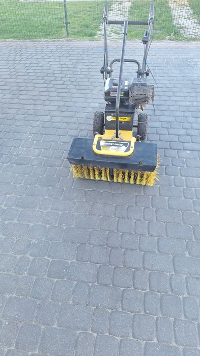 Zamiatarka spalinowa