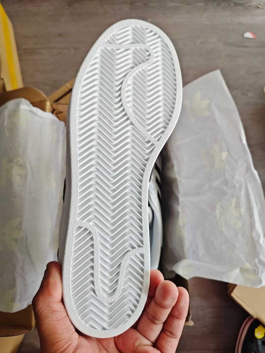 White Black\Superstar\adidas\nowy UnisexTrampki.41