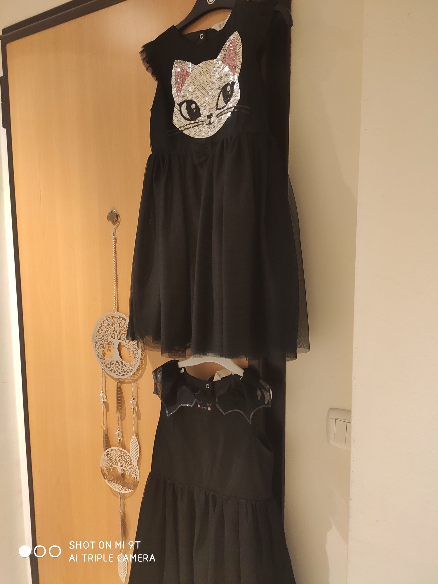 Vestidos de pretos como novos