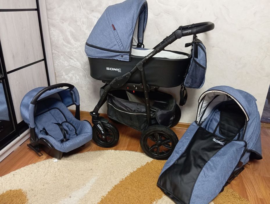Продам дитячу коляску Sonik plus 3 в 1.