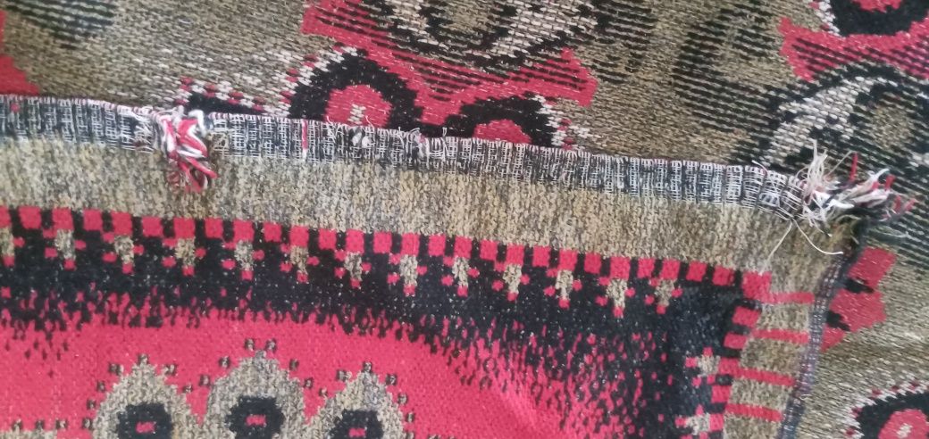 Український текстиль(килим-ряднина та подушка)