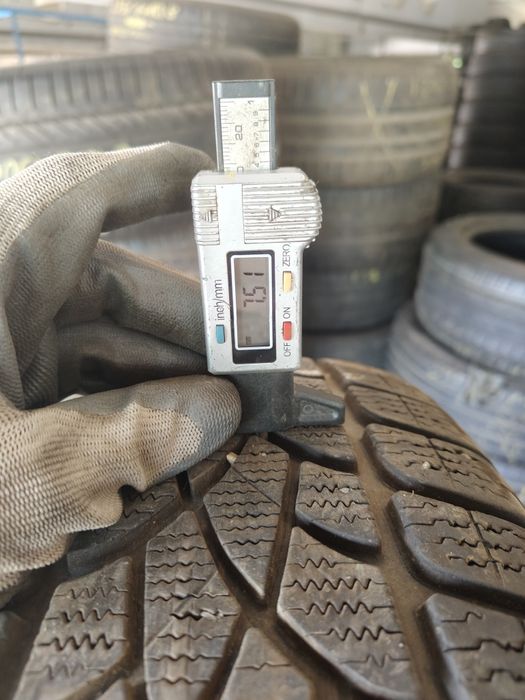 215/60R17C 104/102H Dunlop SP Winter Sport 3D      Z675/150A