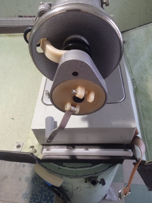 Советская швейная машинка полностью рабочая