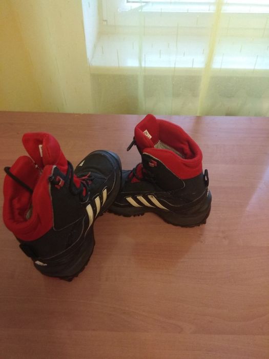 Продаж фірмового термовзуття "Аdidas"
