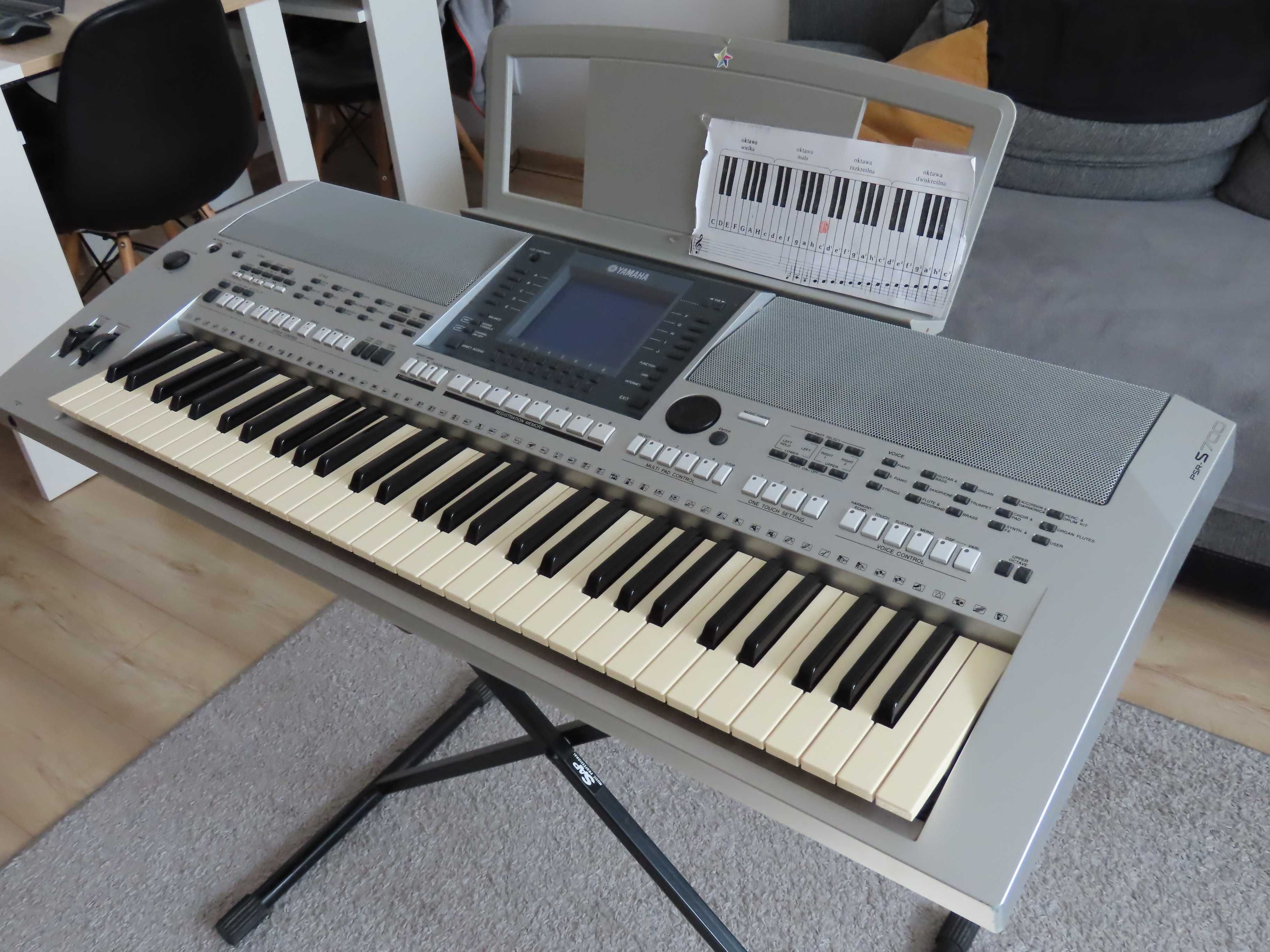 Keyboard Yamaha PSR-S700