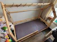 Łóżko domek dla dziecka. Drewniane.