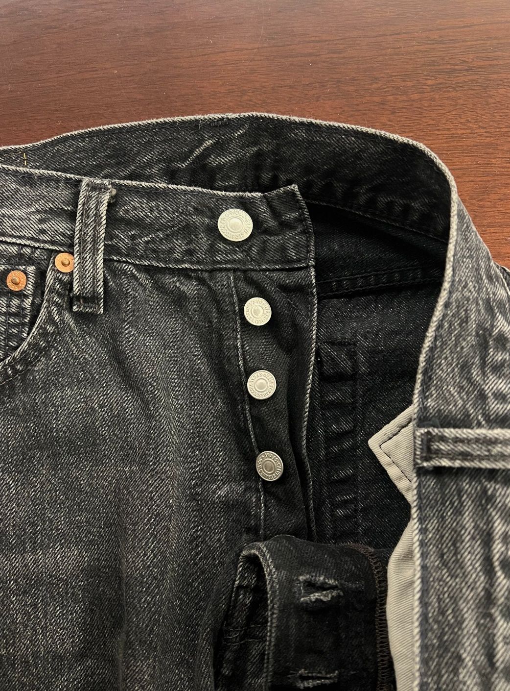 Levi's 501 W32 cinzenta