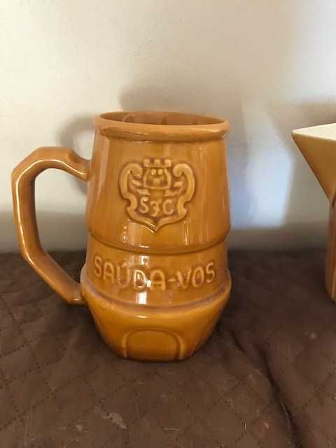 Prato decorativa, Caneca e Jarro em barro