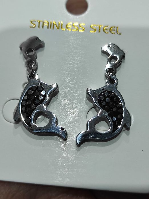 Cudowne kolczyki delfinki