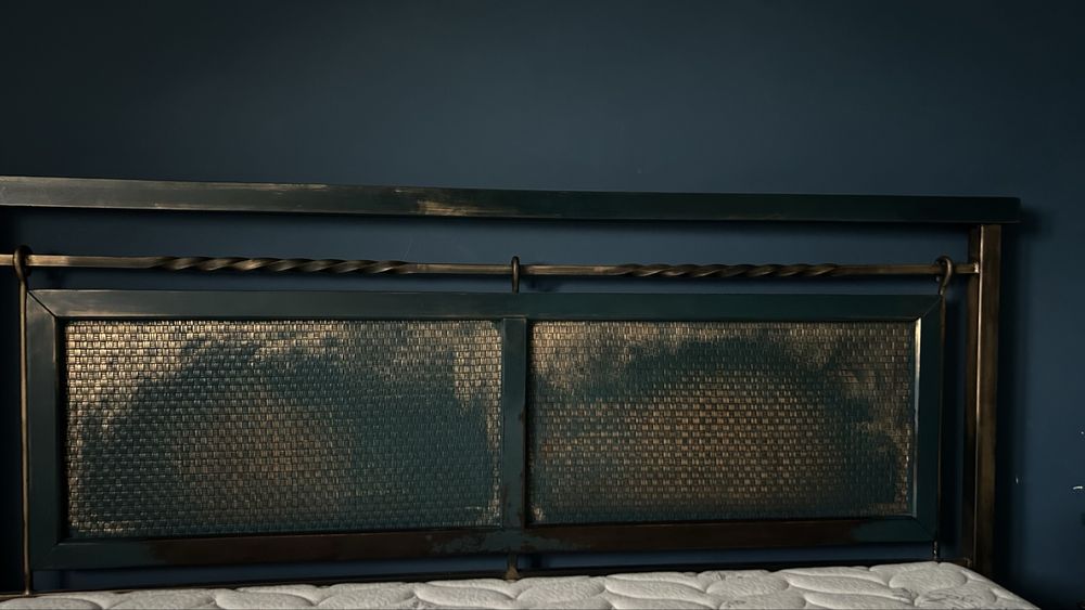 Sypialnia drewno metal