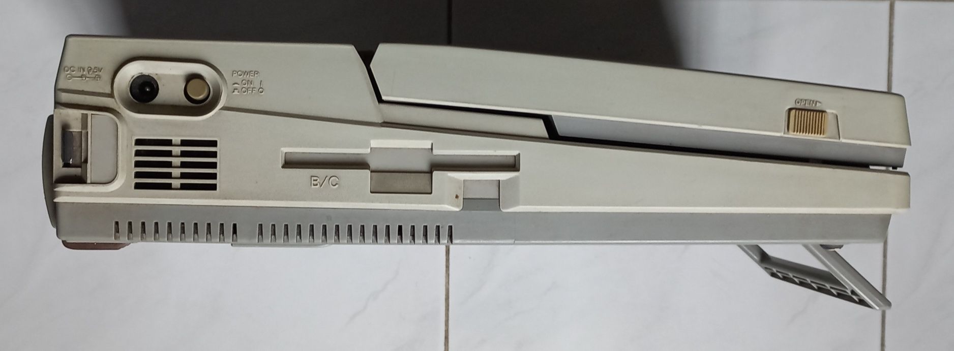Portátil nixdorf computer dos anos 80
