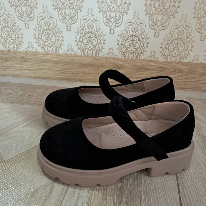 Продам   туфлі дівчачі