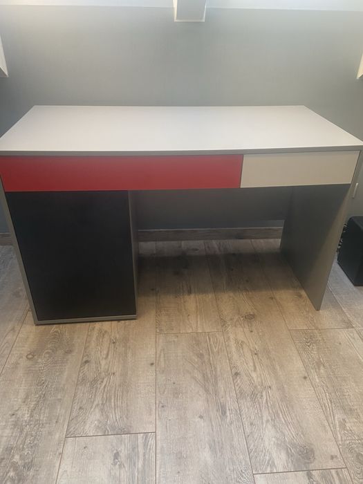 Biurko młodzieżowe