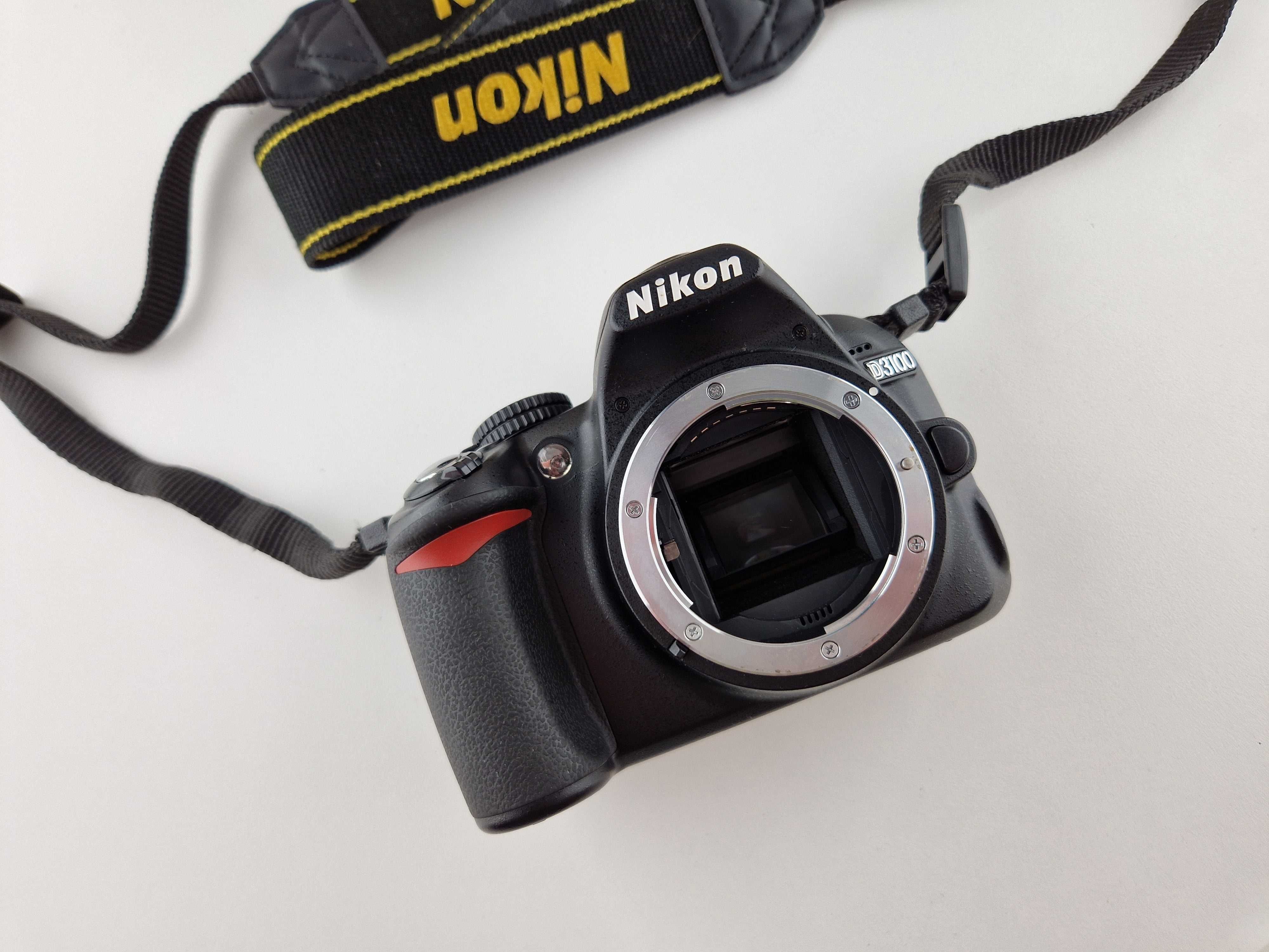 .Aparat Nikon D3100 body + 16GB - przebieg 18 tys. zdjęć - jak nowy!