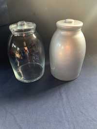 Dois potes em vidro transparente e cor cinsa