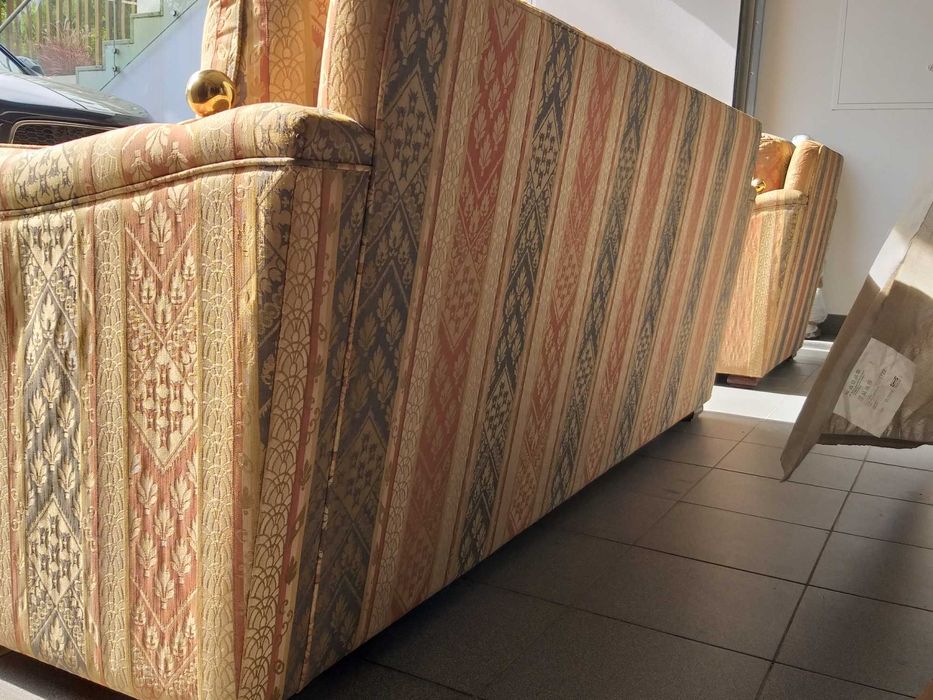 Sofá em tecido - muito bom estado