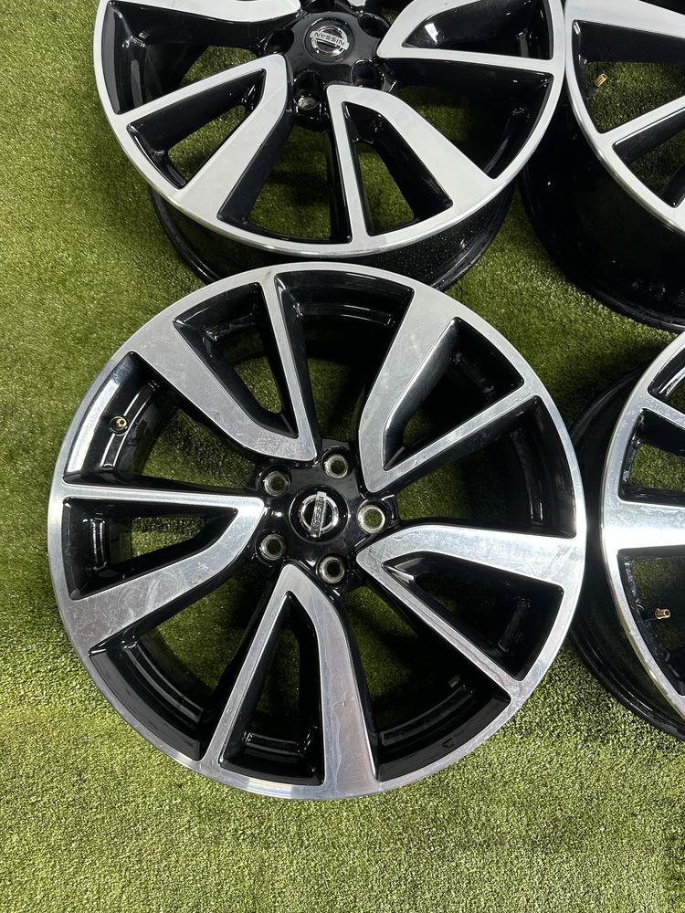 Диски 5/114.3/R19 7J ET40 ЦО67.1 Nissan