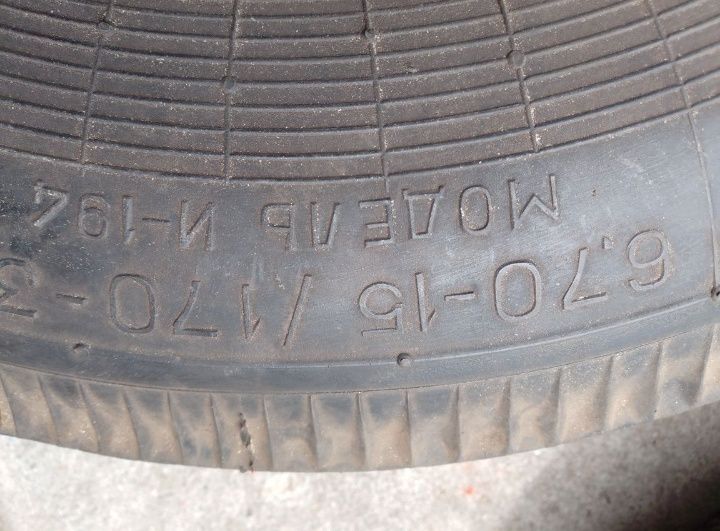 Продам ризину 185 60 14 .