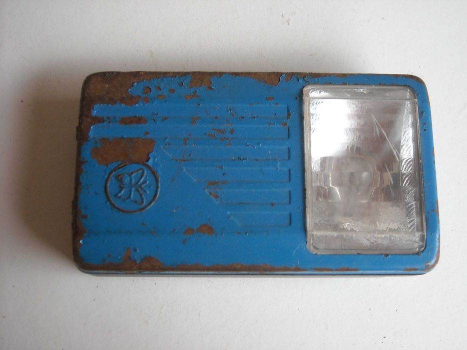 Lanterna electrica antiga em metal