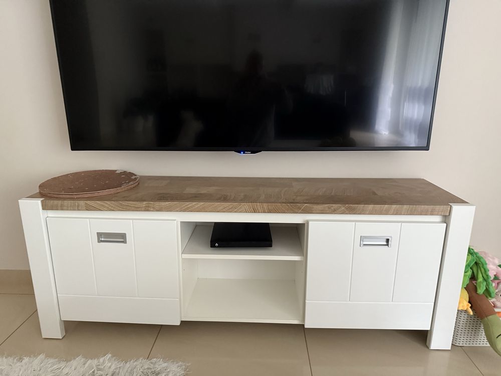 Szafka pod telewizor