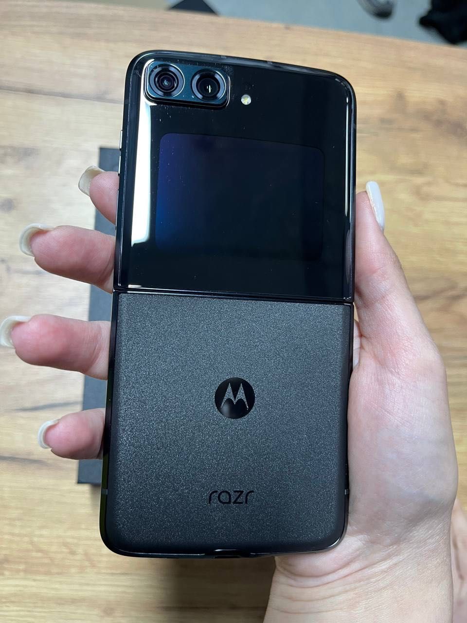Motorola Razr 2022 8/256GB Satin Black