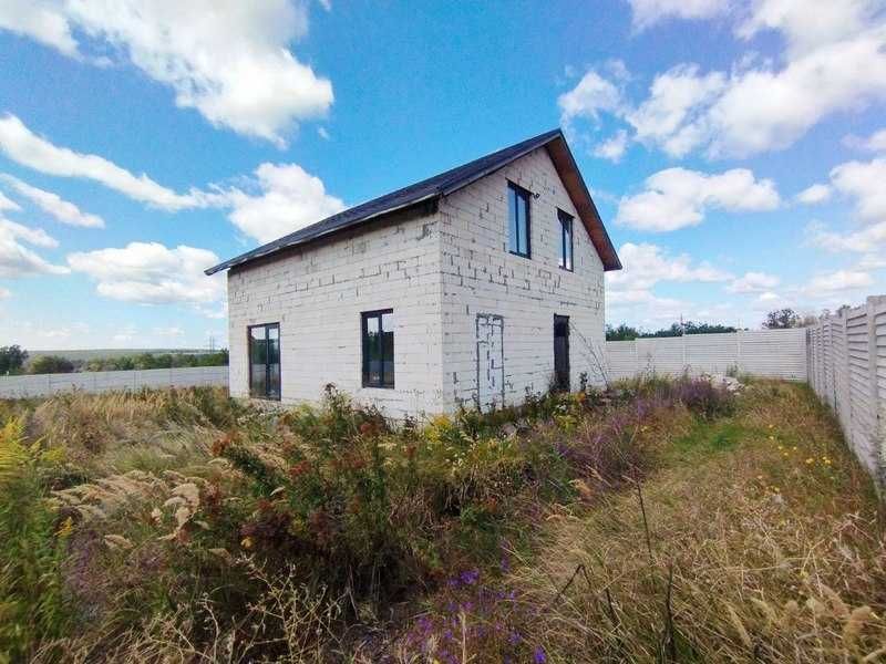 Продам двоповерховий будинок у Малій Данилівці загальною площею 157 м2