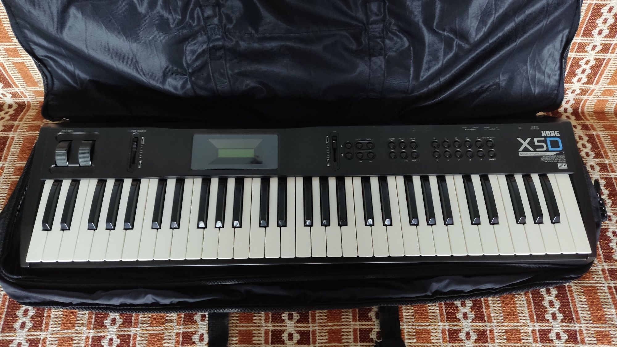 Syntezator Korg X5D klasyk
