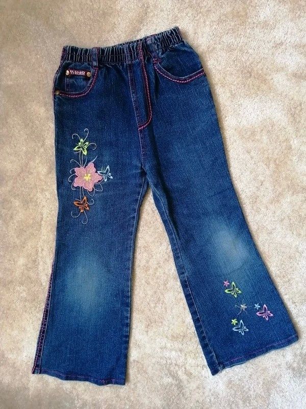 Zestaw 3 par spodni dżinsy jeansy granatowe kieszenie 98-110 4/5 lat