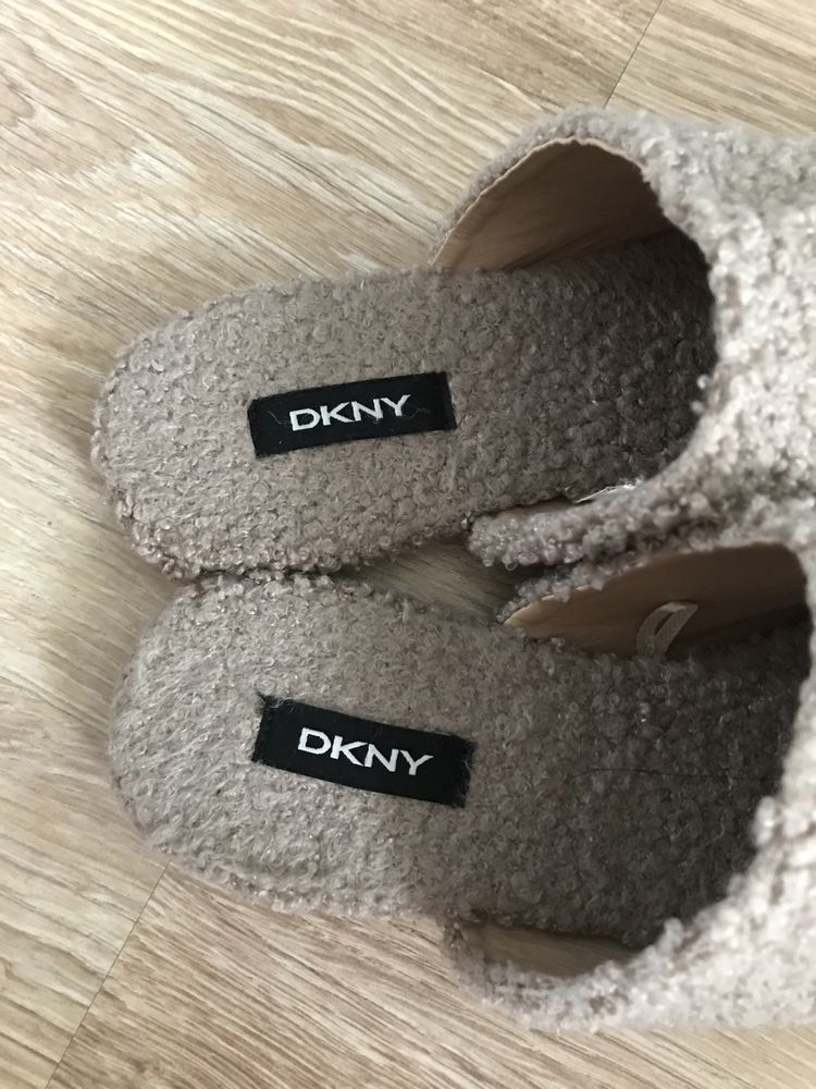 DKNY klapki damskie 41 „baranek” NOWE