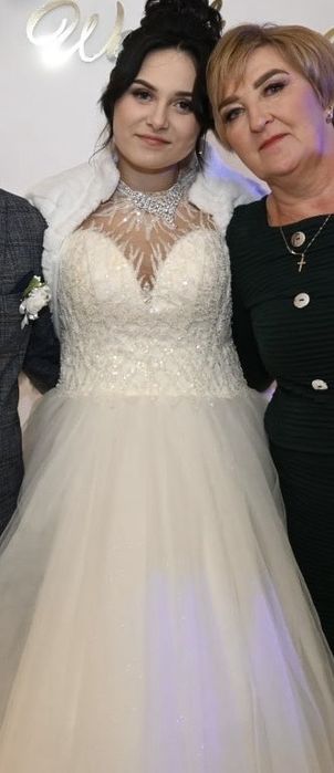 Продам весільну сукню