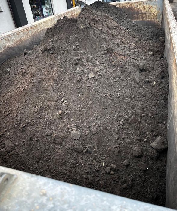 Oddam ziemię na wyrównanie terenu