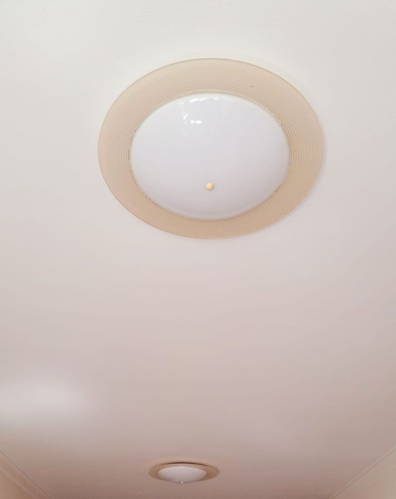 Candeeiros sala/ cozinha/ casabde banho WC