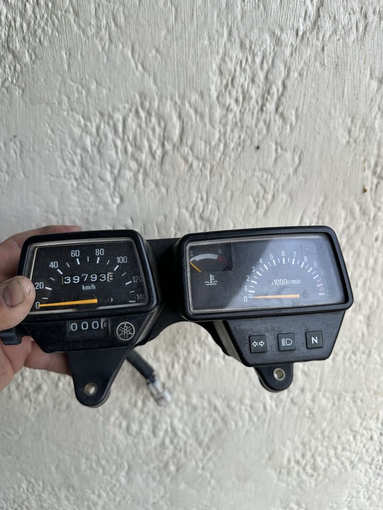 Conta kilometros yamaha 125 vendo ou troco