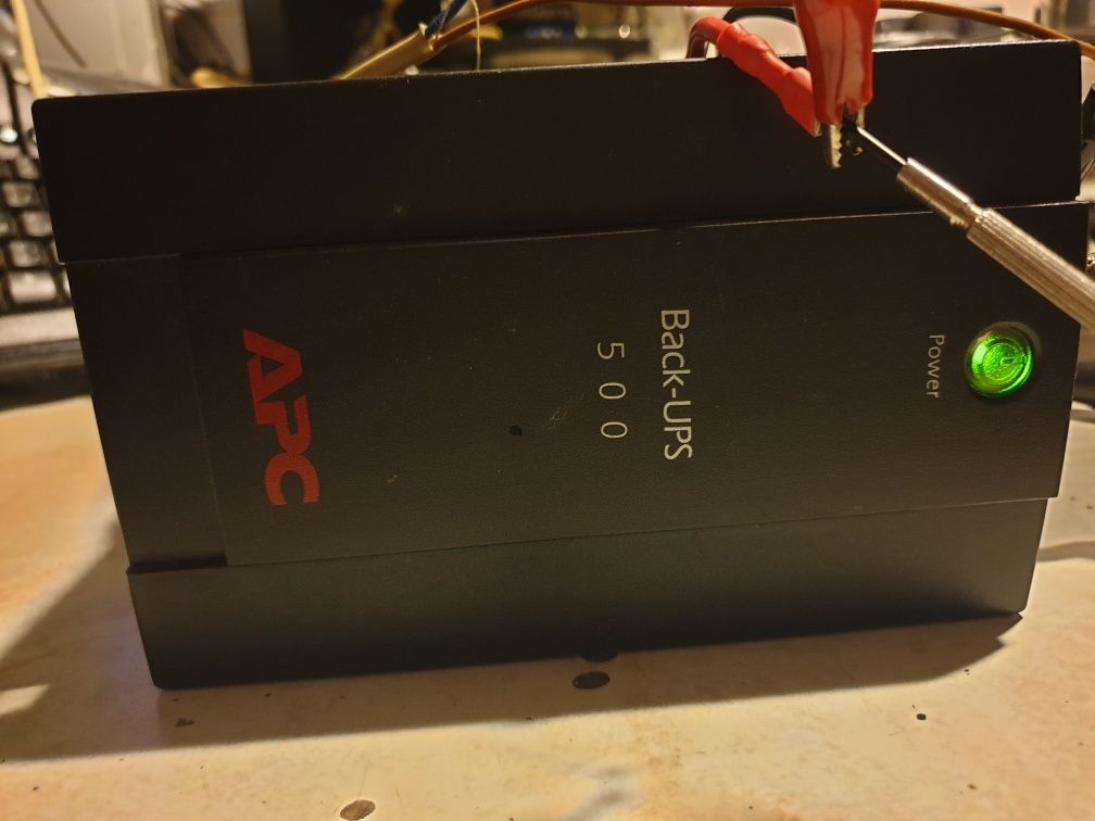 ДБЖ APC Back-UPS 500