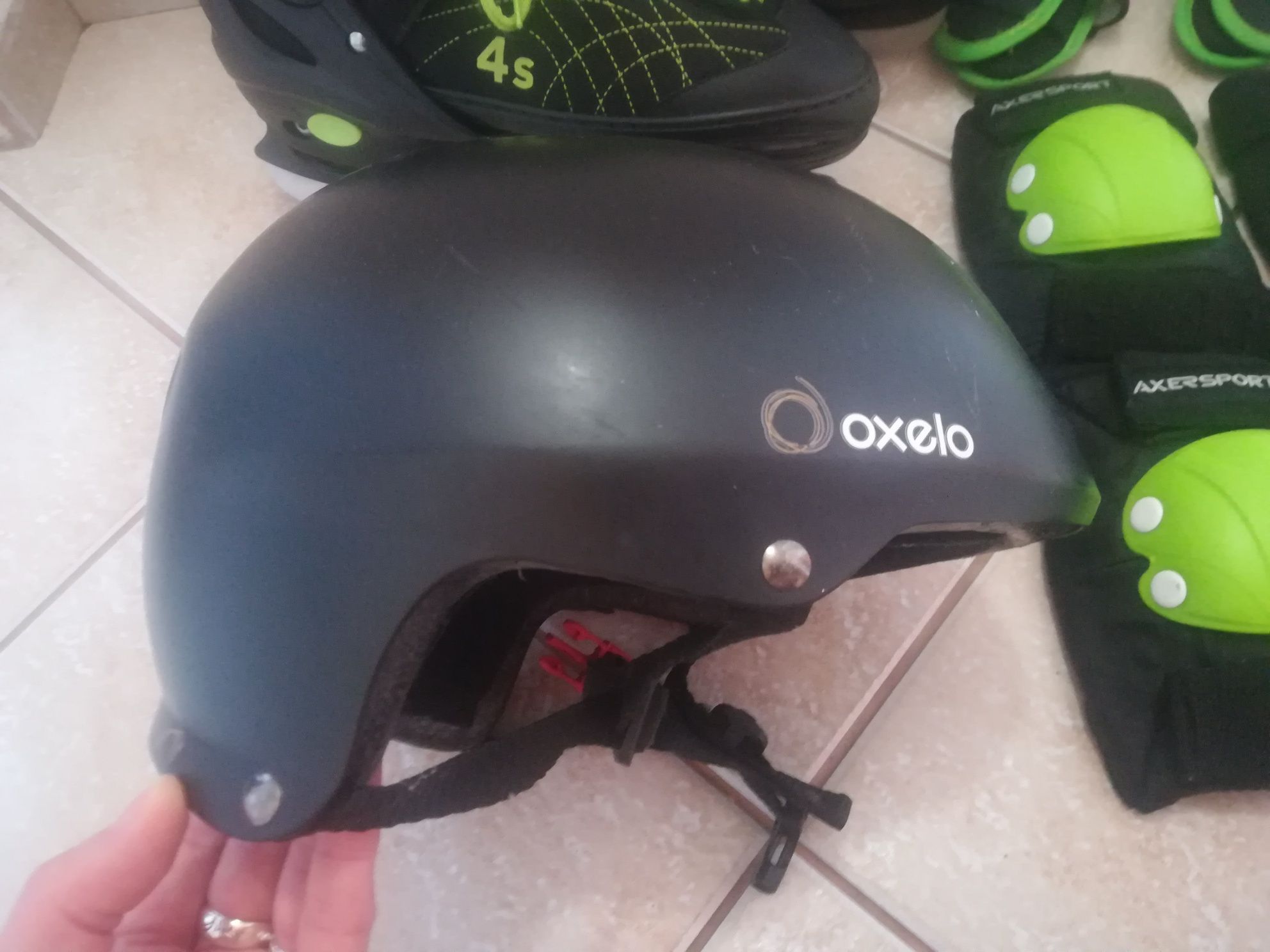 Łyżwy 4S 38-41 Kask Oxelo 54-58 ochraniacze Axersport M