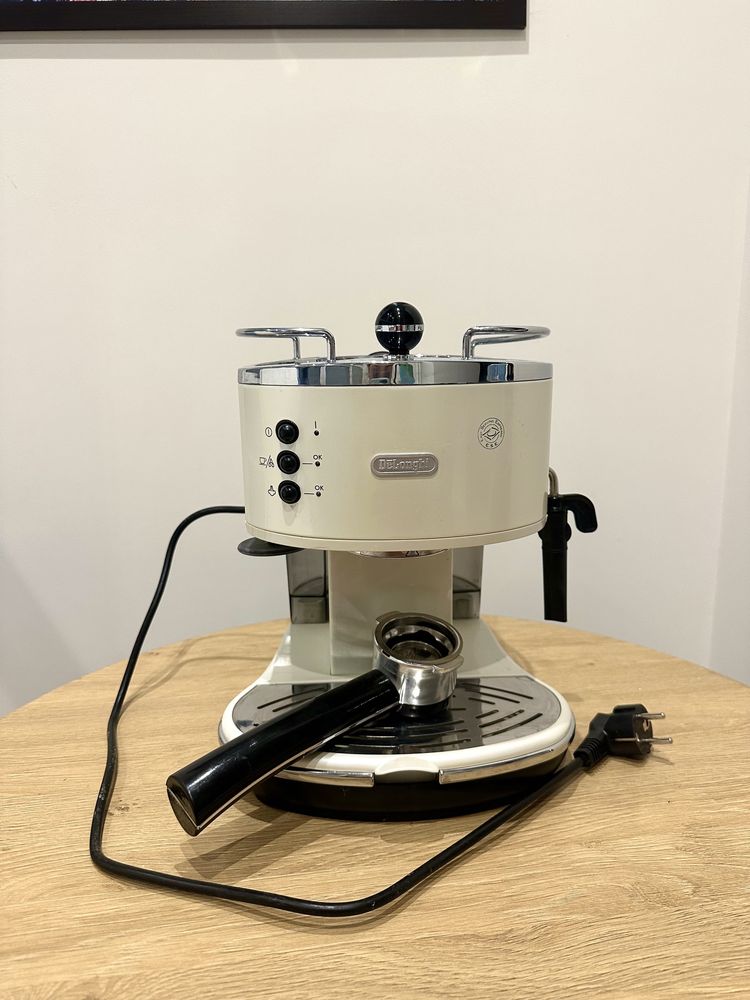 Кавоварка Delonghi eco 311 w