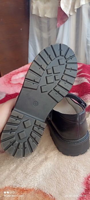 Туфлі на дівчинку