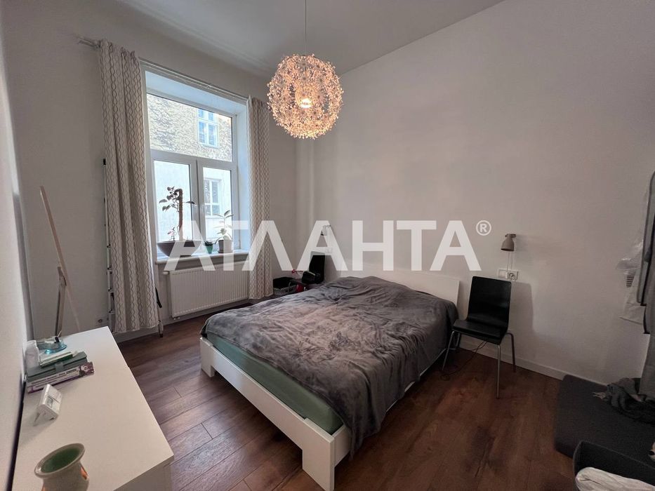 Двохкімнатна квартира з євроремонтом в ближньому центрі Львова